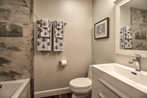 Фотография гостевого дома Spacious Home 1 Mile to Beach Club and Harbour Town!