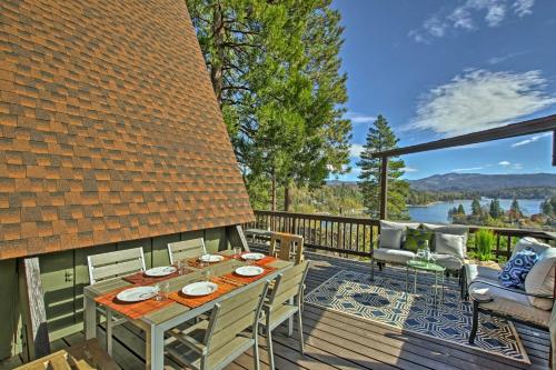 Фотография гостевого дома Great Home with 3 Decks and Views of Lake Arrowhead!