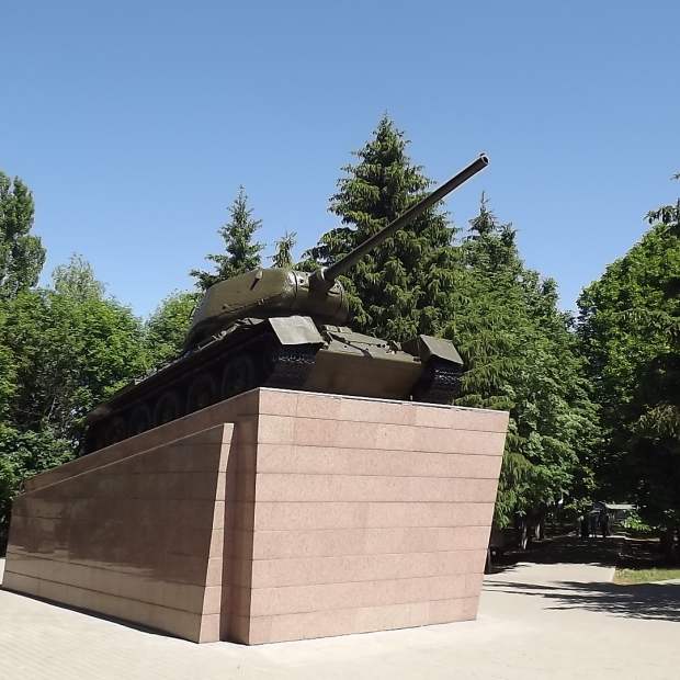 Фотография памятника Памятник Советским танкистам на высоте 252,2