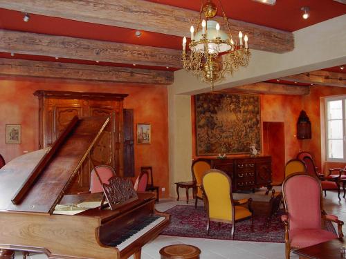 Фотографии гостиницы 
            Hôtel Du Théâtre