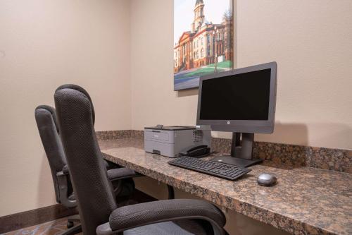 Фотография гостиницы AmericInn by Wyndham Windom