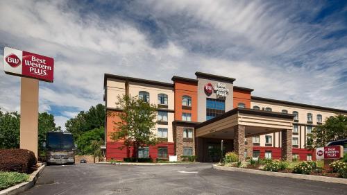 Фотография гостиницы Best Western Plus Harrisburg East Inn & Suites