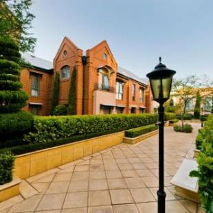 Фотографии апарт отеля 
            Majestic Old Lion Apartments