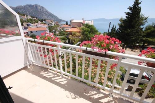 Фотография гостевого дома Apartments by the sea Brist, Makarska - 6813