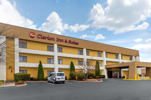 Фотография гостиницы Clarion Inn & Suites West Knoxville