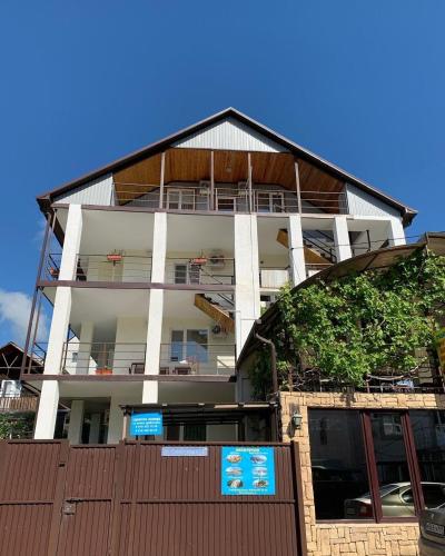 Фотографии гостевого дома
Атмосфера