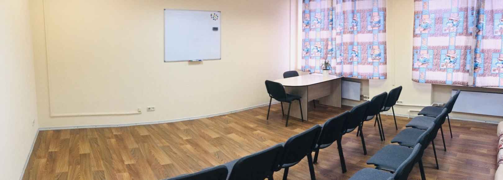 Фотография конференц-зала Зал для тренингов, семинаров, мастер-классов, лекций