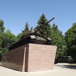 Фотография памятника Памятник Советским танкистам на высоте 252,2