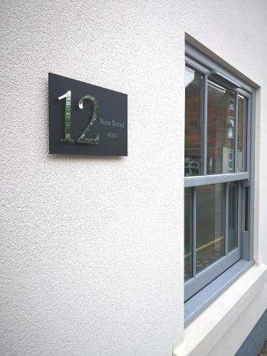 Фотография гостевого дома New street Luxury town house in the centre of Holt with free PARKING for one car