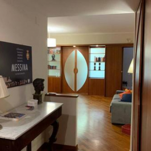 Фотография гостевого дома CASA BATTISTI MESSINA bellissimo appartamento in centro città, ideale per FAMIGLIE e GRUPPI, max 3 stanze max 8 persone
