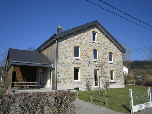 Фотография гостевого дома Bedecked Holiday Home in Vielsalm with garden