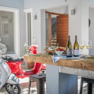 Фотографии мини отеля
The Whale on Main B&B