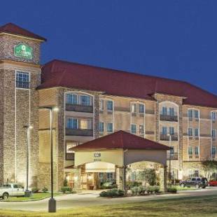 Фотографии гостиницы
La Quinta by Wyndham Allen at The Village