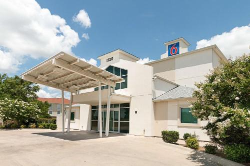 Фотография гостиницы Motel 6-Cleburne, TX