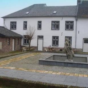 Фотографии гостевого дома
Cozy Farmhouse in Bemelen with Terrace