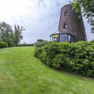 Фотографии гостевого дома
Stunning Holiday Home in Oombergen with Terrace and Garden