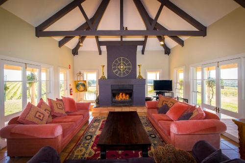 Фотография гостевого дома Holman Estate