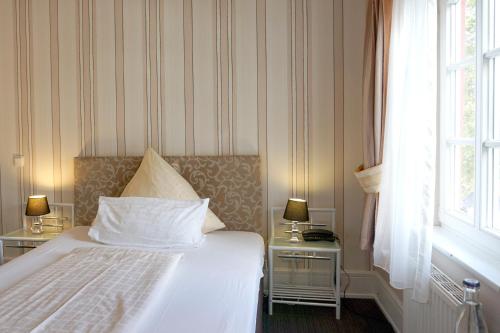 Фотографии гостиницы
Hotel Am Schloss Biebrich