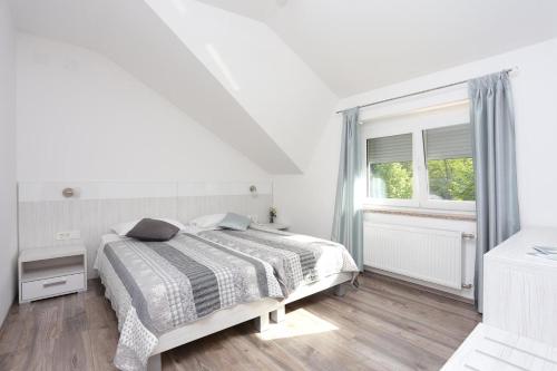 Фотография гостевого дома Rooms with a parking space Slunj, Plitvice - 17485