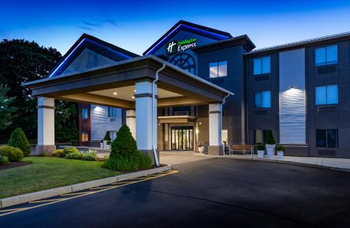 Фотография гостиницы Holiday Inn Express Newport North - Middletown, an IHG Hotel