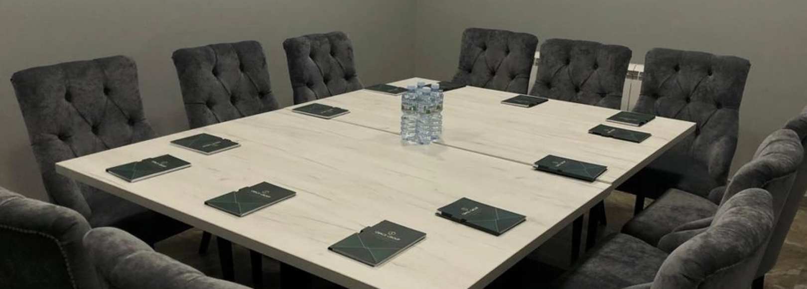 Фотография комнаты для переговоров Грейс Калифорния