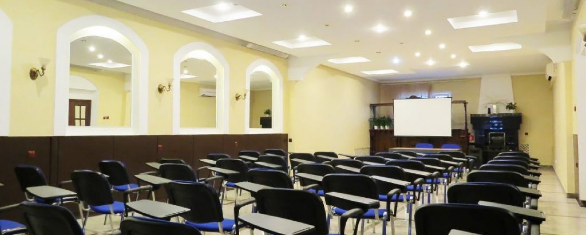 Фотографии конференц-зала ГРК Юбилейный