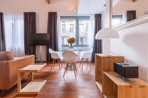 Фотография мини отеля LOFT luxe hyper centre: terrasse/piscine/ salle de sport