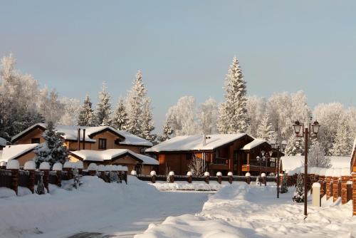 Фотография гостиницы Рyза Фэмили Парк - Времена Года