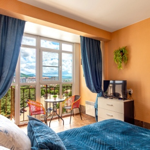 Фотография квартиры Квартира Евротрешка с видом на горы