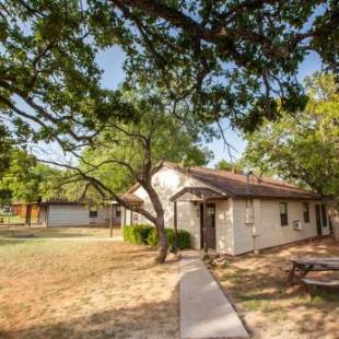 Фотографии базы отдыха
Bay Landing Camping Resort Cabin 1