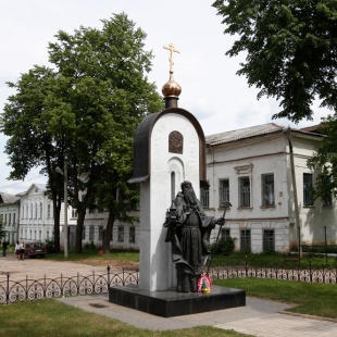 Фотография памятника Памятник Святому Макарию Калязинскому