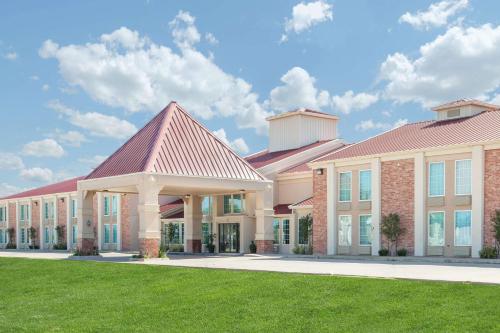 Фотография гостиницы Super 8 by Wyndham Oklahoma City