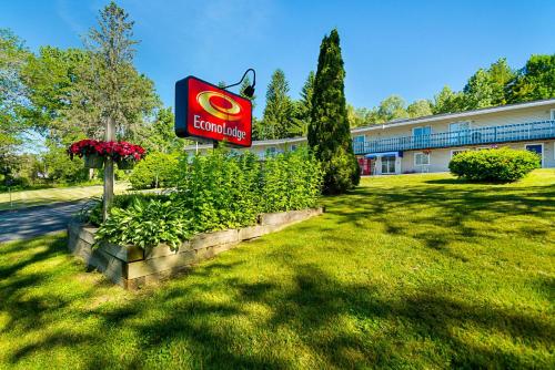 Фотография мотеля Econo Lodge Lee - Great Barrington
