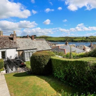 Фотография гостевого дома Aune Cottage