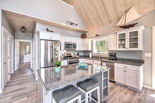 Фотография гостевого дома Oceanfront Prospect Harbor House with Deck and View