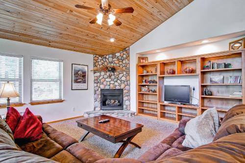 Фотография гостевого дома Bears Den & Little Bear - 5BR/3BA