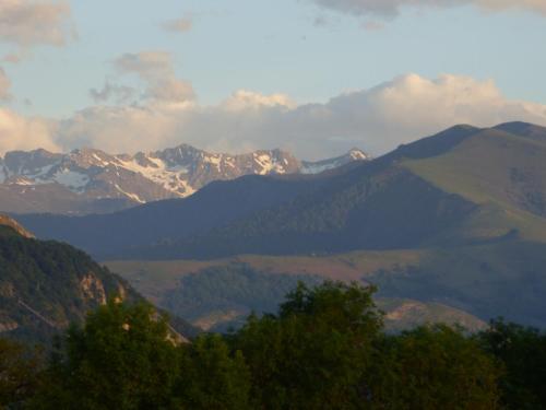 Фотографии гостевого дома
La tiny des 3 Pics