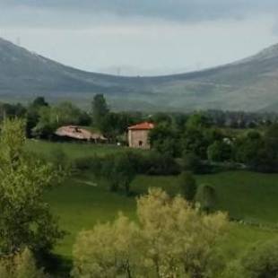 Фотографии гостевого дома 
            Jardín Mandala - Casa Rural "Valle de Brezos"- Montaña Palentina