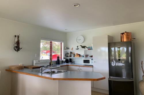 Фотография гостевого дома Rusty Snapper Bach - Russell