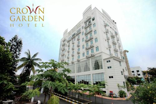 Фотографии гостиницы
Crown Garden Hotel