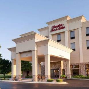 Фотографии гостиницы 
            Hampton Inn & Suites Addison