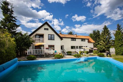 Фотографии гостевого дома
Kargulena