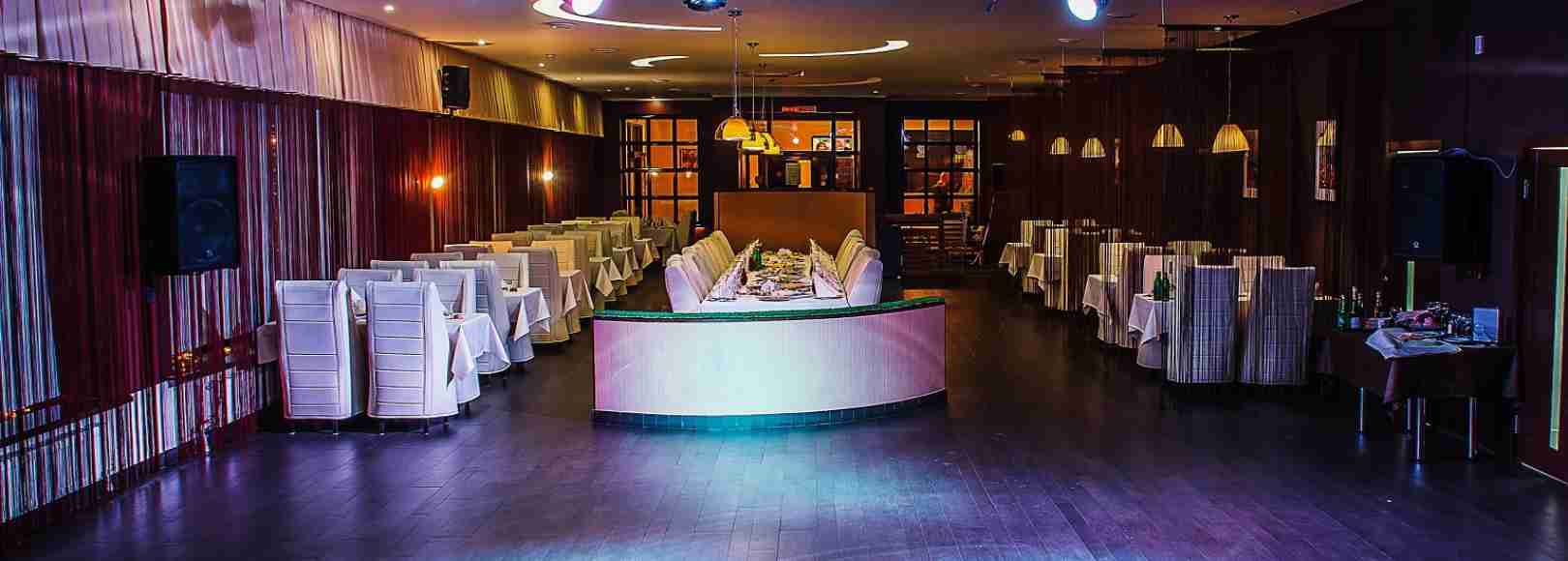 Фотография банкетного зала Банкетный зал ресторана Леонид