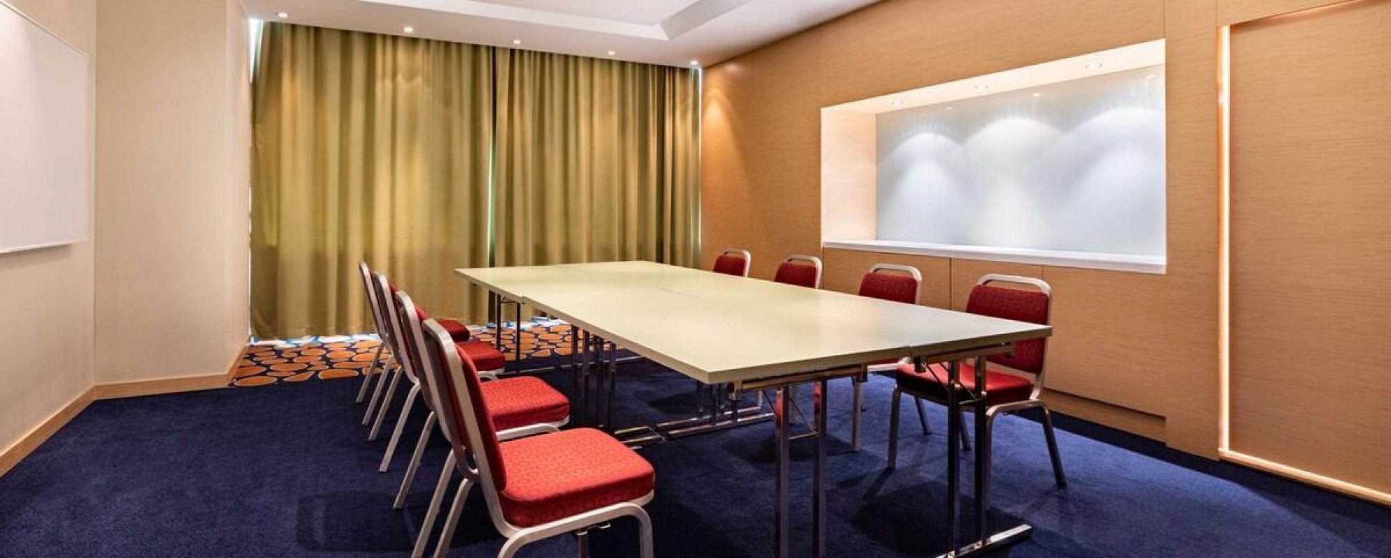 Фотографии конференц-зала Красный зал (4)