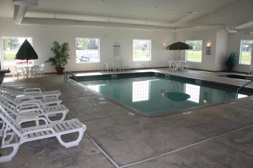 Фотография гостиницы Estherville Hotel & Suites