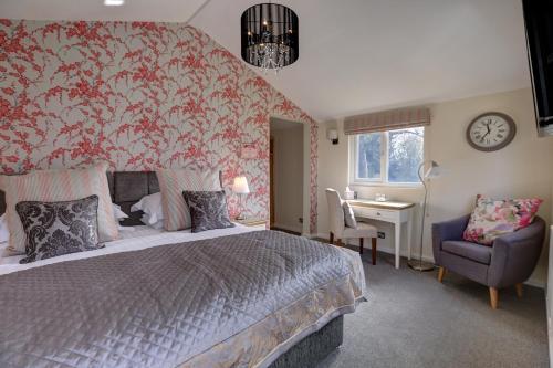 Фотография гостиницы Manor Court Hotel