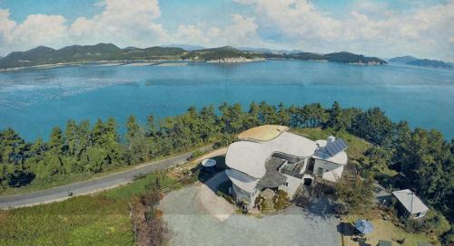 Фотография гостевого дома Country House Exclamation Mark & Comma