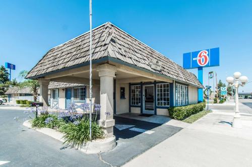 Фотография гостиницы Motel 6-Kingsburg, CA