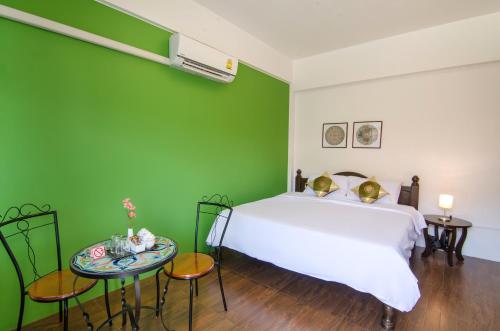 Фотография гостевого дома Sleeper House