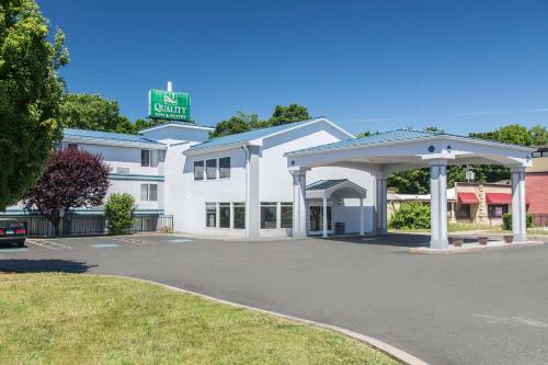 Фотография гостиницы Quality Inn & Suites Danbury near University